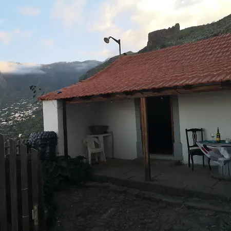 La Cueva Refugio Landhaus *