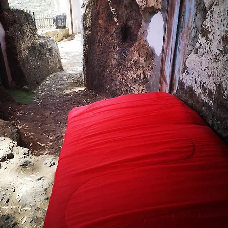 La Cueva Refugio *