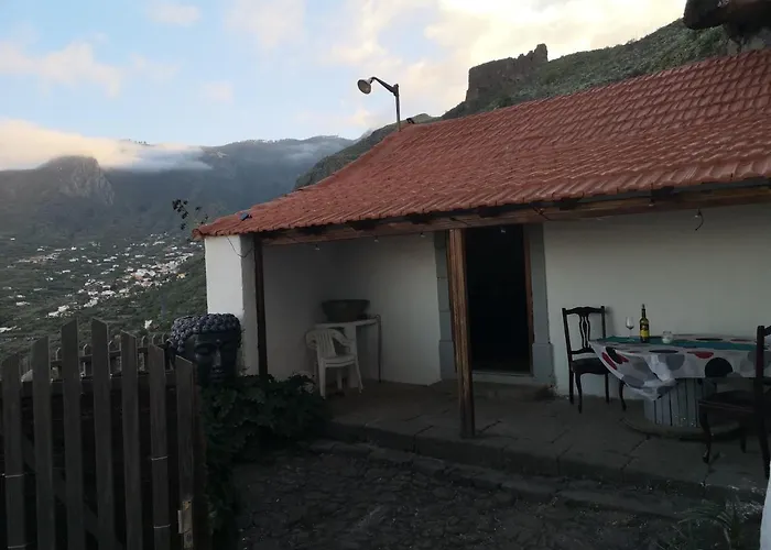 La Cueva Refugio Casa rural *