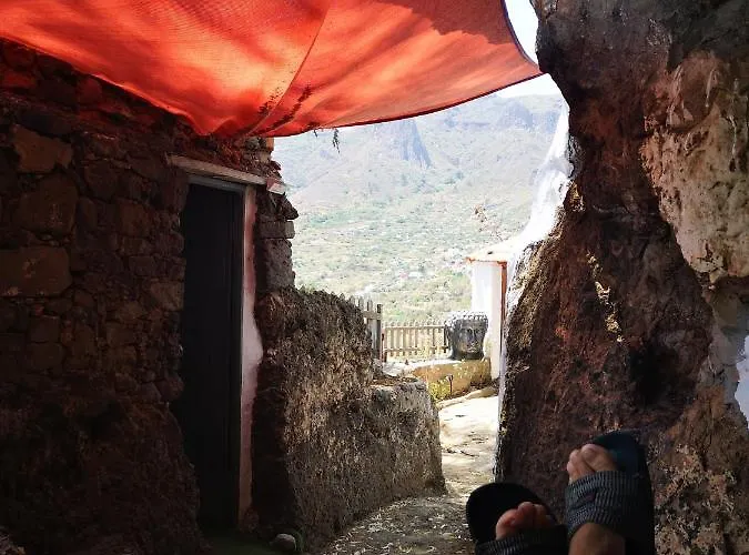 La Cueva Refugio Casa rural *
